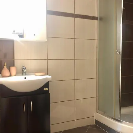 Cozy Kallirakhi